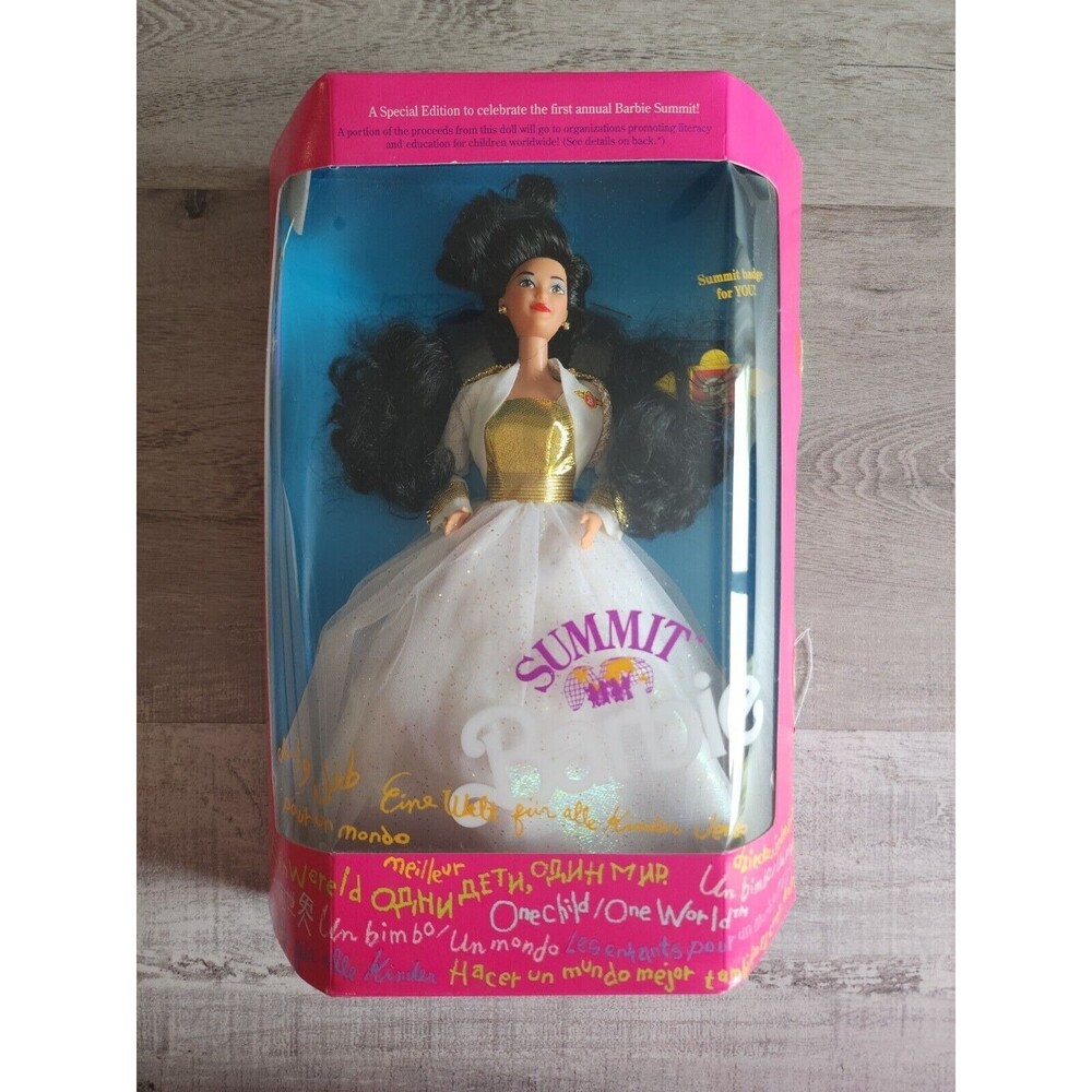 Mattel 1990 Special Edition Summit Barbie Vintage New Asian # 7029.
